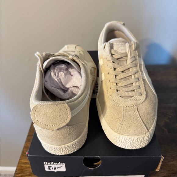 Onitsuka Tiger Mexico Delegation - Picture 2 of 4